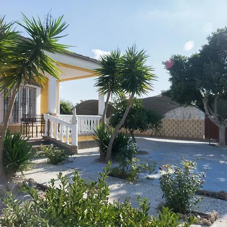 Holiday home Chalet Los Delfines Con Piscina