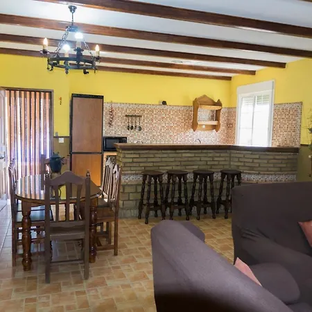 Chalet Los Delfines Con Piscina Holiday home Chiclana de la Frontera