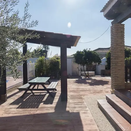 Holiday home Chalet Los Delfines Con Piscina Chiclana de la Frontera